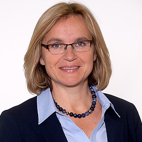 Dr. Kalra Neschke